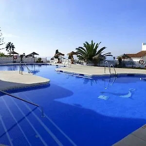 Bajamar Ancladero Playa ** Nerja